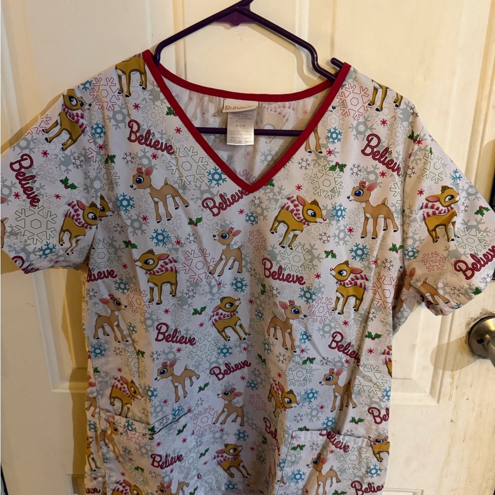 Women’s 'Believe' Rudolph the Reindeer Print Scrub Top - Red Trim